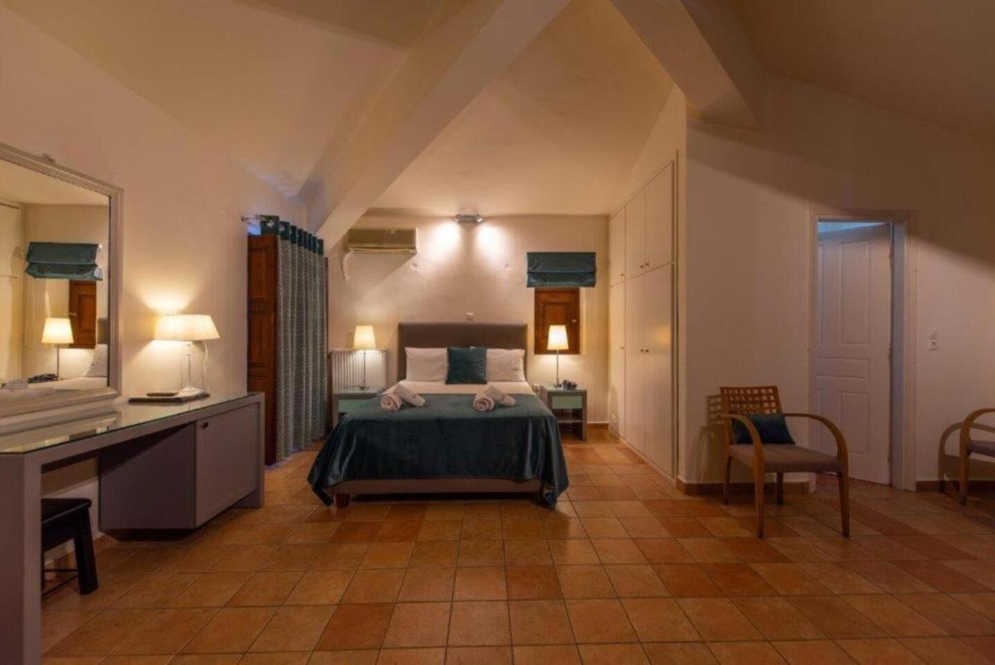 Kastro Maini Hotel Areopoli Exterior foto